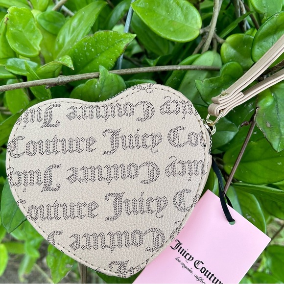 Nude Juicy Couture Heart Shaped Wristlet - Picture 2 of 3